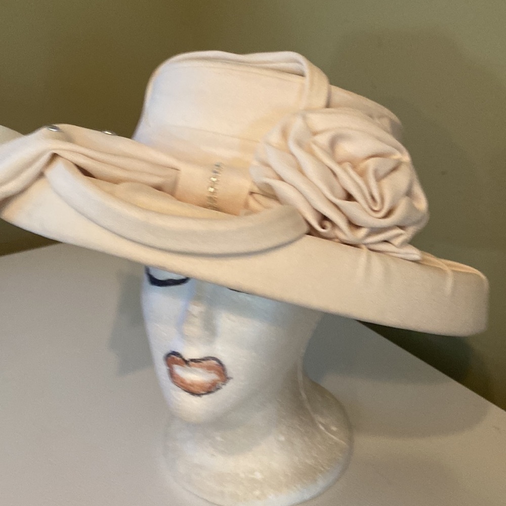 Beautiful Ivory Church Dress Hat by Lily Lee